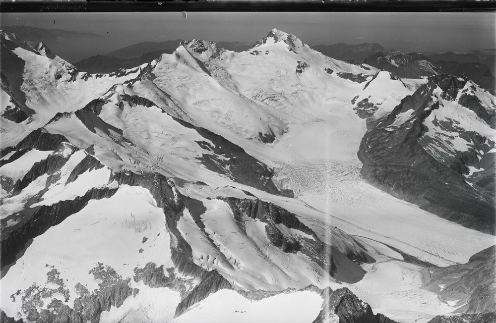 1927, from the air. Photo: Walter Mittelholzer, ETH Library.